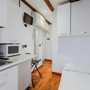 Apartment Sant Ambrogio Lovely Flat, Milan